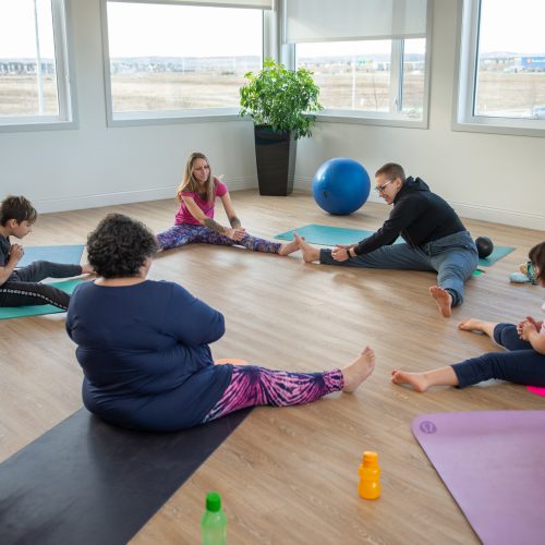 2019 09 WS ROH Family Yoga 35 500x500