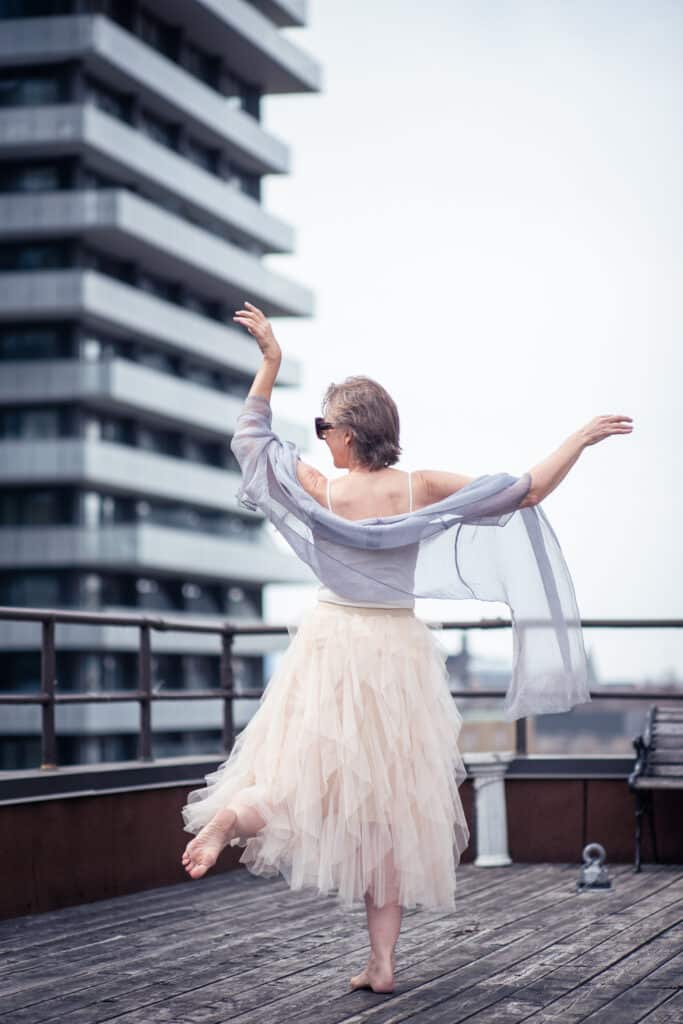 Lisa Bunting dancing